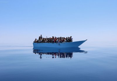 مصرع نحو 100 مهاجر في البحر المتوسط