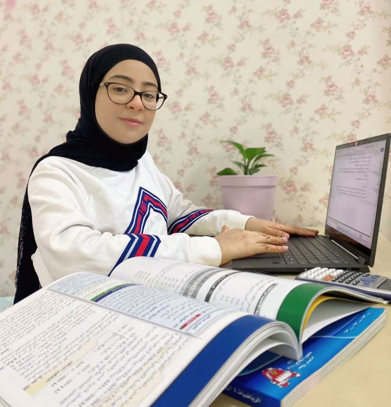 "ملاك" موهبة عربية استثنائية في العلوم والرياضيات