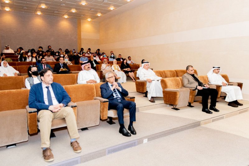 "المتحف" يعرض مخطوطين نادرين.. وهذه أسباب تلف المخطوطات