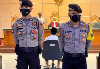 اغتصب 13 فتاة وحملن منه.. وهذه عقوبته
