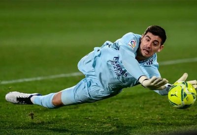 كورتوا يحلم بتحقيق دوري الأبطال