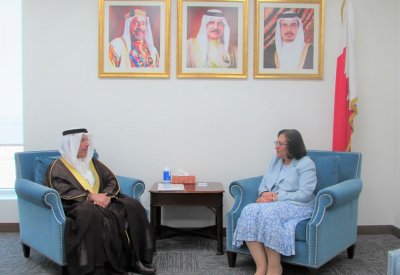  وزيرة الصحة تستقبل سفير  البحرين لدى سوريا وتبحث تعزيز مجالات التعاون الصحي بين البلدين