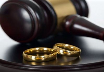فتيات يطرقنّ باب المحاكم لتزويجهّن .. تعرّف على الأسباب