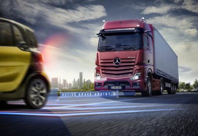 شاحنات (Mercedes-Benz) ومعايير السلامة 