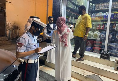 حملة تفتيشية على المحال والورش الصناعية التي تعمل لأوقات متأخرة من الليل