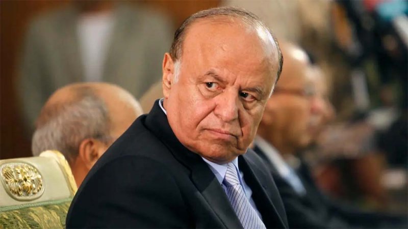 بالتفاصيل: الرئيس اليمني يعلن نقل كامل صلاحياته لمجلس القيادة الرئاسي
