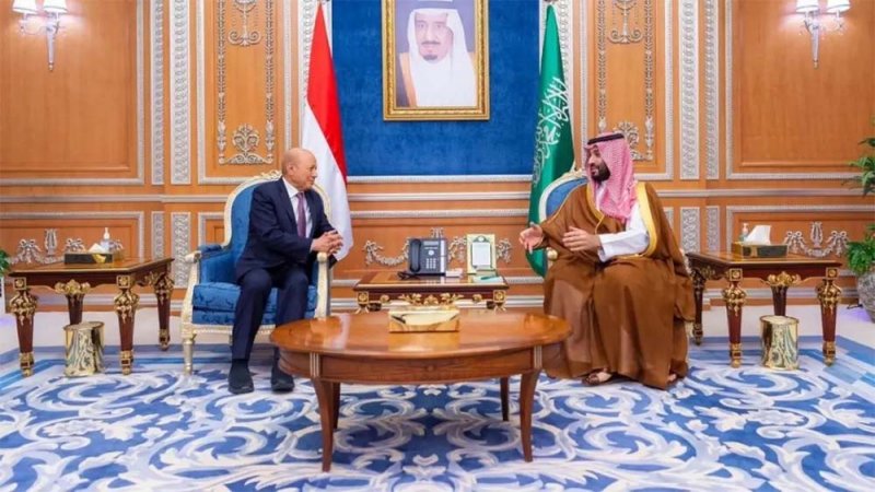 ولي العهد السعودي يستقبل رئيس وأعضاء مجلس القيادة الرئاسي اليمني