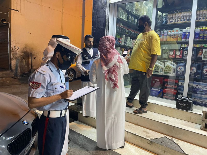 حملة تفتيشية على المحال والورش الصناعية التي تعمل لأوقات متأخرة من الليل
