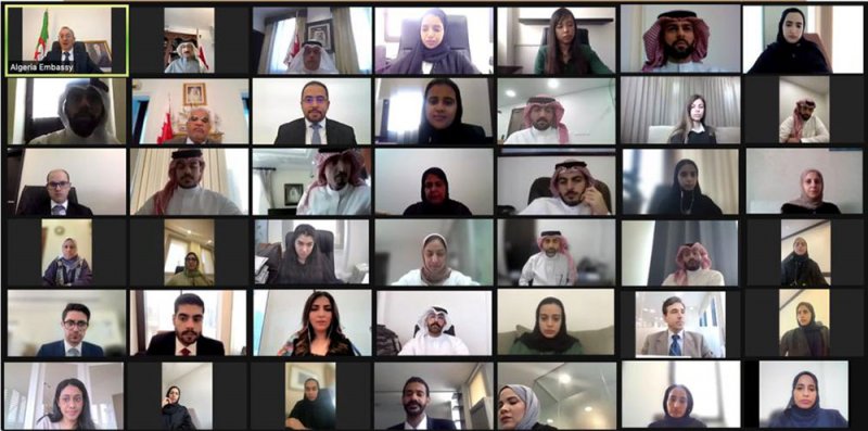 انعقاد أول جلسة في برنامج "مجلس السفراء"