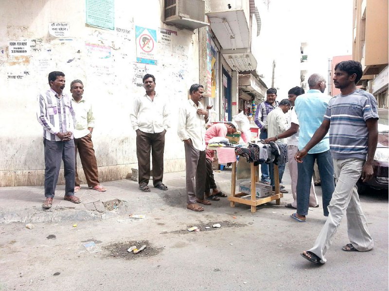نصف مليون عامل أجنبي يحولون 950 مليون دينار للخارج