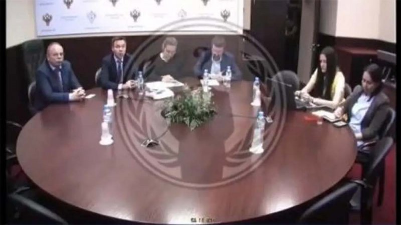 بالفيديو: قراصنة للكرملين.. "نحن هنا وسنكشف أسرارك"
