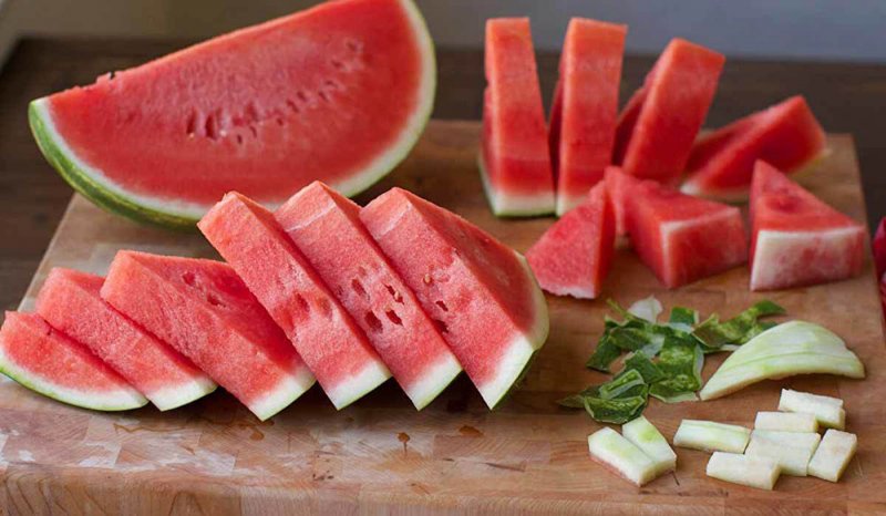 ما فائدة البطيخ على السحور؟