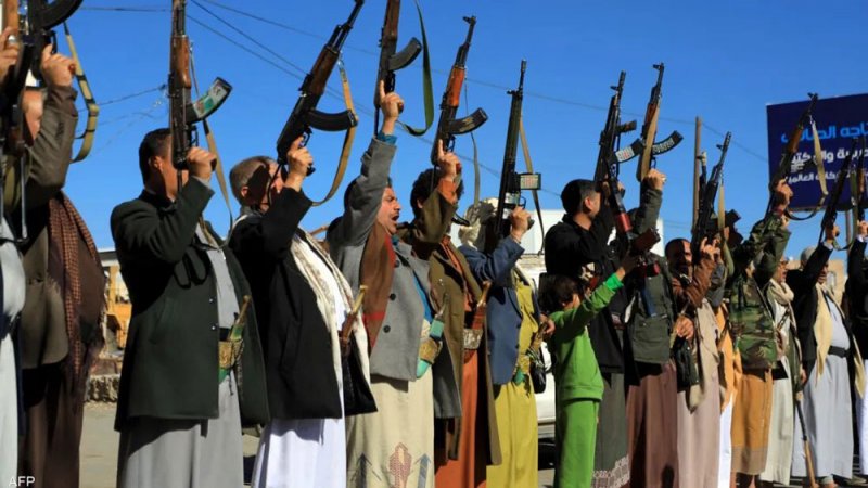 قمح وإرهاب ووقود.. "ثلاثية حوثية" تفاقم معاناة اليمنيين