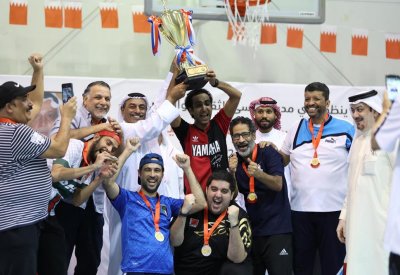 مباراة استعراضية بين الفنانين على كأس الأديب محمد الماجد