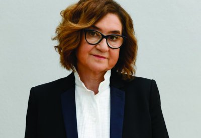 مديرة متحف "تريتياكوف" للفنون التشكيلية الروسية في حضرة "الشيخ إبراهيم"