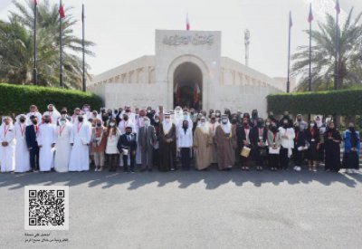 زينل تهدي سمو الشيخ ناصر بن حمد كتاب برلمان الشباب 2