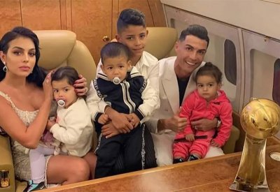 رونالدو يعلن وفاة مولوده الذكر