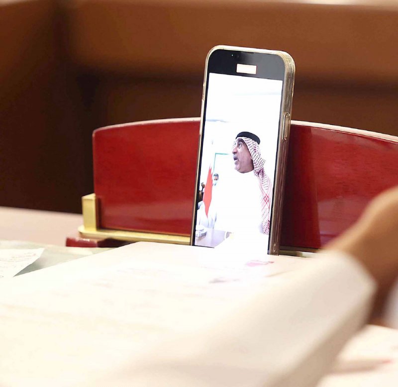 الكلاب تقتل المواشي وتتلف “التواير”