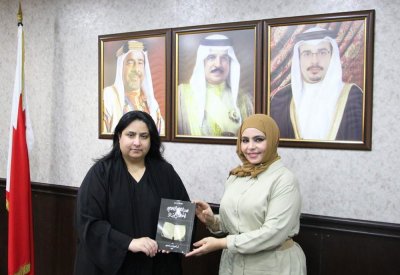 الأمين العام لمجلس التعليم العالي تتسلم نسخة من كتاب الدور التوعوي والتنموي للإعلام في مكافحة الفساد