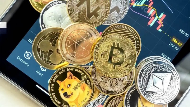خبير يحذر: العملات المشفرة على حافة الهاوية.. وبيتكوين تتجه لهذا المستوى