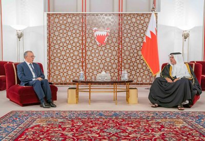 سمو ولي العهد رئيس مجلس الوزراء يؤكد أهمية مواصلة تعزيز العلاقات الثنائية في كافة المجالات بين البحرين والجزائرية