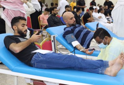 بالصور: حملة "سترة الخيرية" تحصد 113 كيس دم