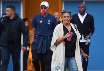 ريال مدريد قلق بسبب زيارة والدة مبابي لهذه الدولة