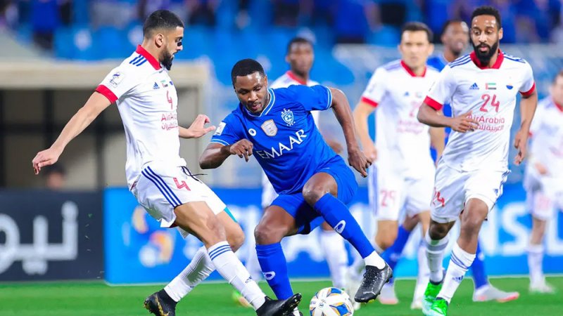 الهلال يرفض الخسارة أمام الشارقة