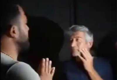 بالفيديو: محتجون يعتدون على وزير الطاقة اللبناني