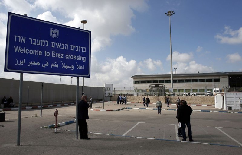 اسرائيل تعيد الثلاثاء فتح معبر إيريز للسماح لفلسطينيي غزة بالعمل على أراضيها