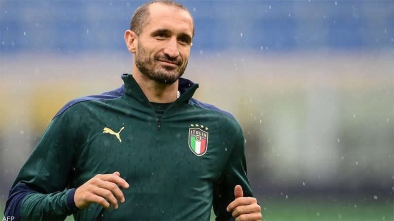 مدافع الأزوري الشجاع يكشف موعد اعتزاله