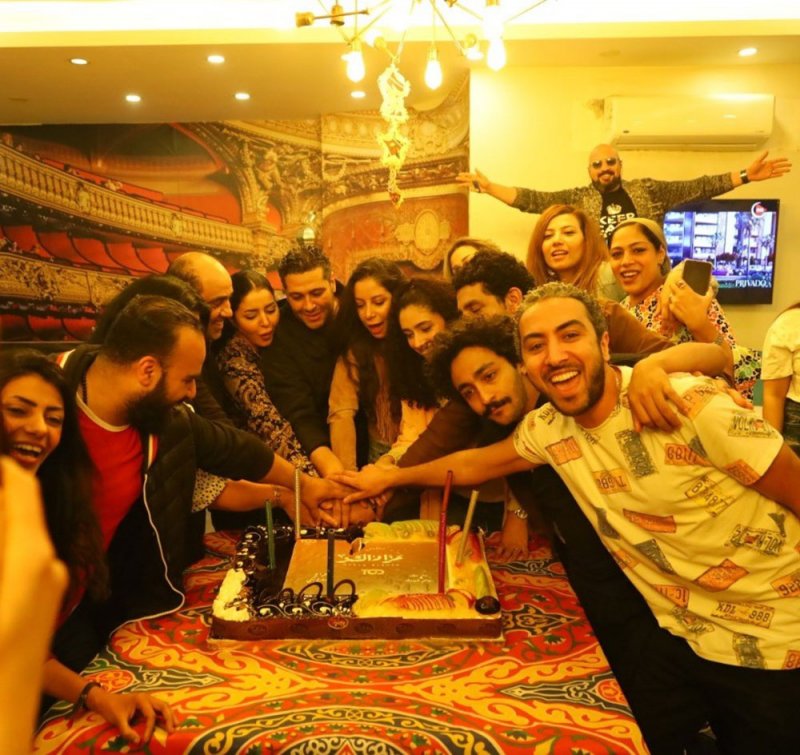 «عاصم المنياوي» يحتفل بانتهاء تصوير مزاد الشر