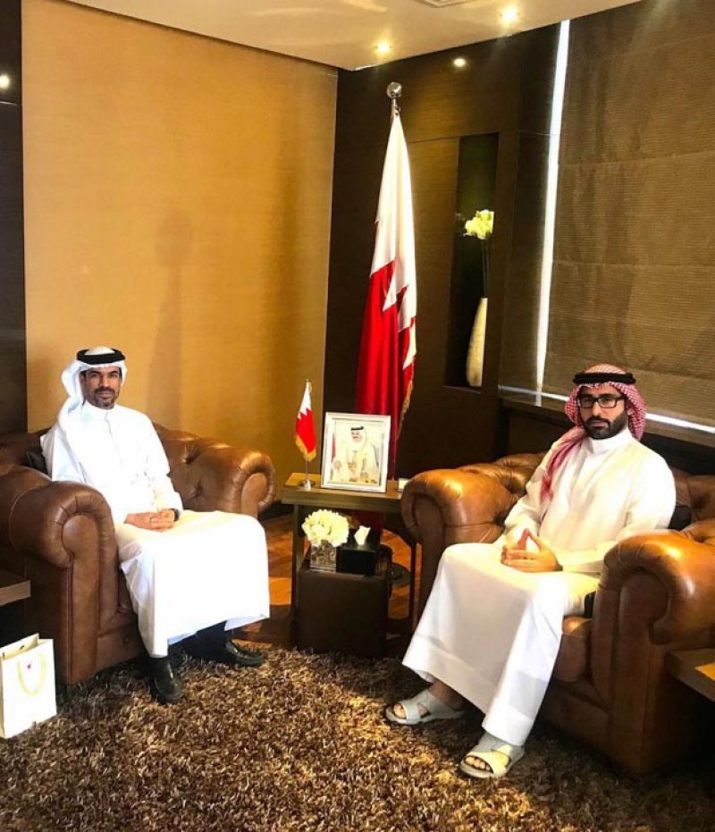 مسؤول يودع وزارة شؤون الشباب والرياضة