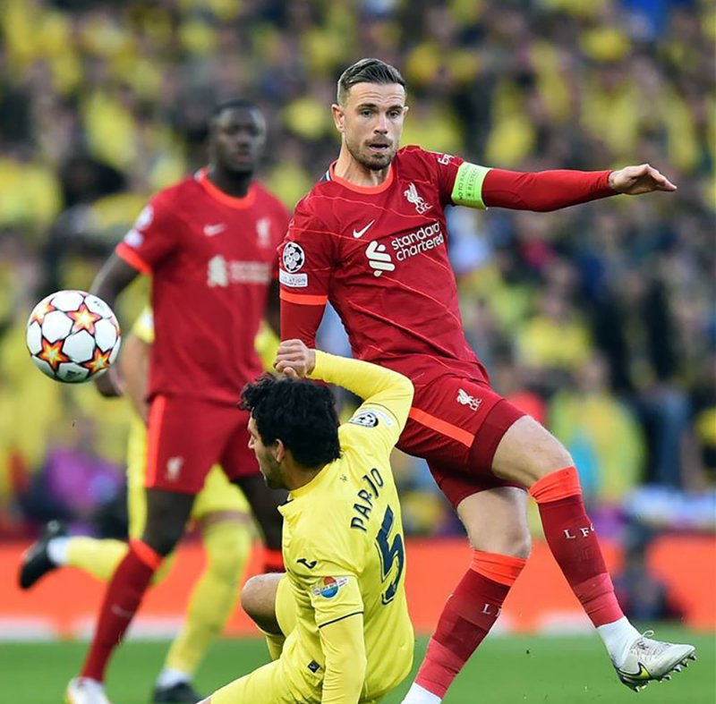ليفربول يضع قدما في نهائي الأبطال بثنائية أمام فياريال