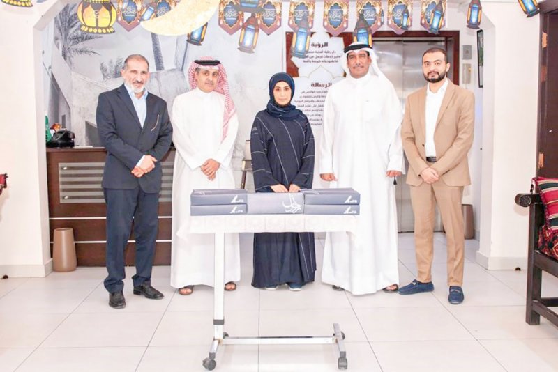 طيران الخليج تتبرع بعلب الإفطار لدار يوكو لـ"الوالدين"
