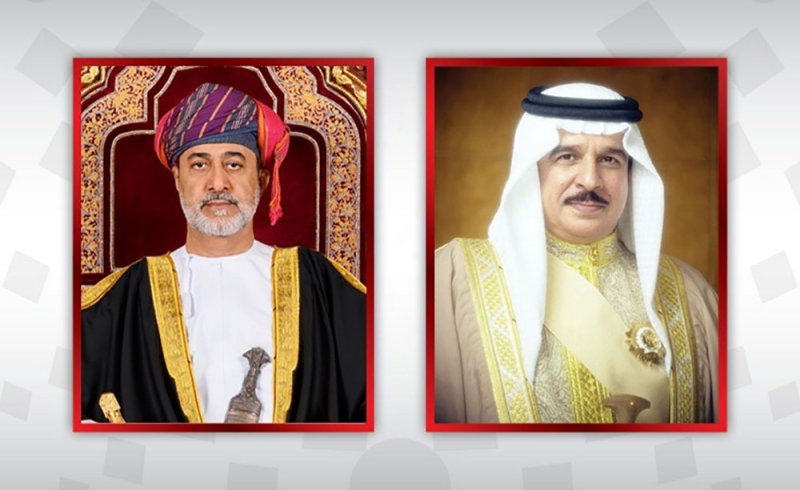 اتصال هاتفي بين جلالة الملك المفدى وسلطان عمان بمناسبة قرب حلول عيد الفطر