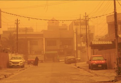 عاصفة ترابية تضرب العراق وتعلق الرحلات الجوية