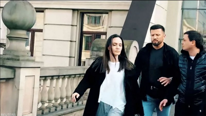 أنجلينا جولي تزور لفيف وتغادر بعد سماع صفارات الإنذار