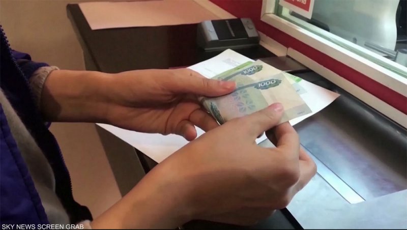 "فتنة الروبل" الروسي تقسم أوروبا.. الخلافات تضرب الحلفاء