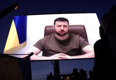 بالفيديو: زيلينسكي يطلق منصة عالمية لـ"التبرع لأوكرانيا"