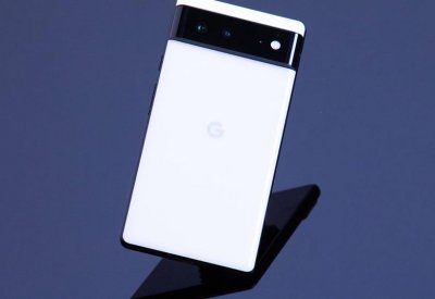 Pixel القابل للطي بشاشة خارجية