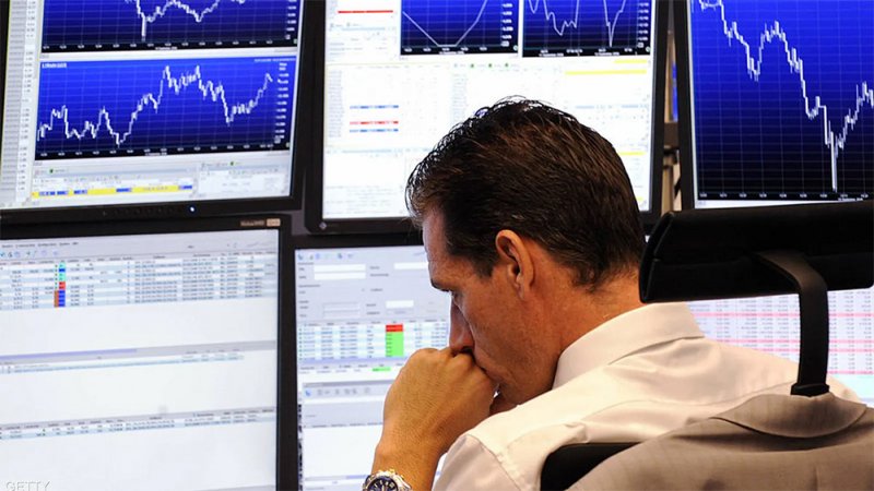 لعنة الفائدة تضرب الأسهم العالمية.. خسائر بالمليارات
