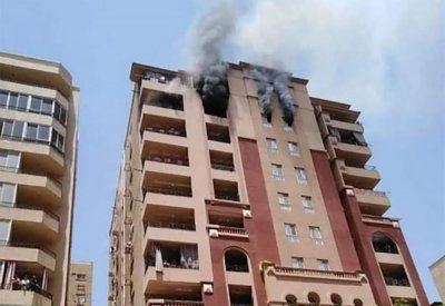 مصر.. قفز من الطابق العاشر محتضنا ابنه هربا من حريق