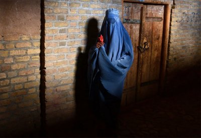 طالبان تقر "أمرا عاجلا" بحق النساء في أفغانستان