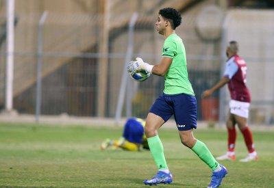 الشباب يمدد عقد الحارس سيد عباس