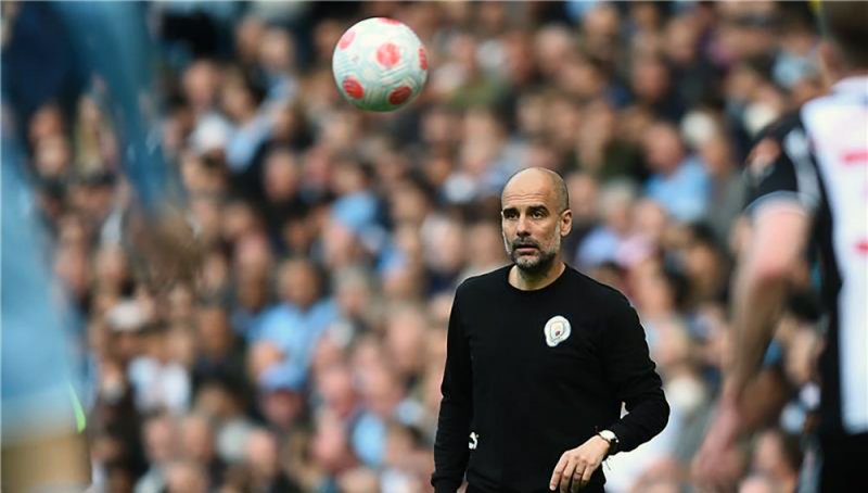 جوارديولا يعلن نهاية موسم ثلاثي مانشستر سيتي
