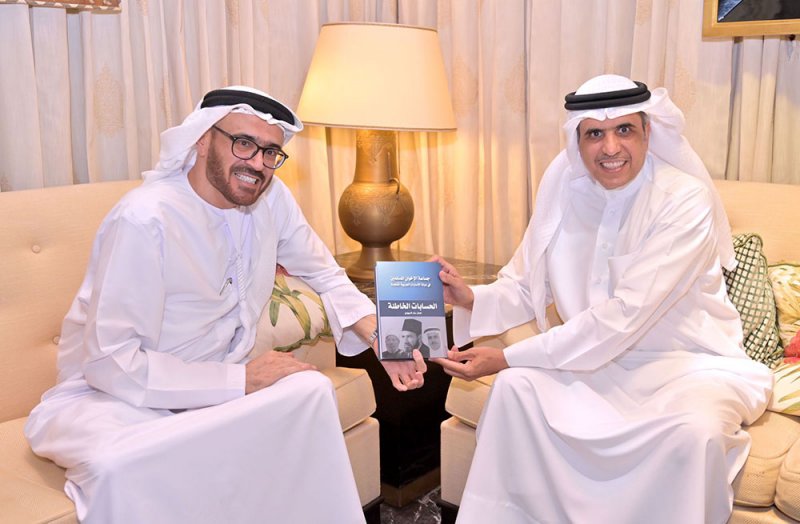 وزير الإعلام يؤكد الحرص على تعزيز التعاون بين البحرين والإمارات في جميع المجالات‬