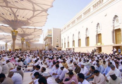 بالصور: 22 مليون مصلٍ في المسجد النبوي