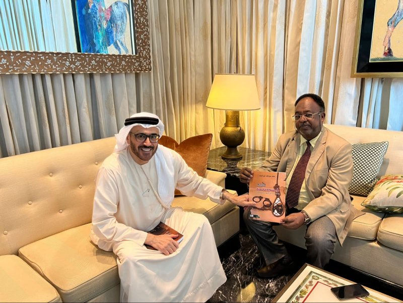 المفكر جمال السويدي يشيد باسهامات الكاتب خالد ابواحمد