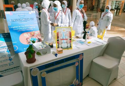 طلبة التمريض بجامعة البحرين يقدمون إرشادات صحية للمجتمع